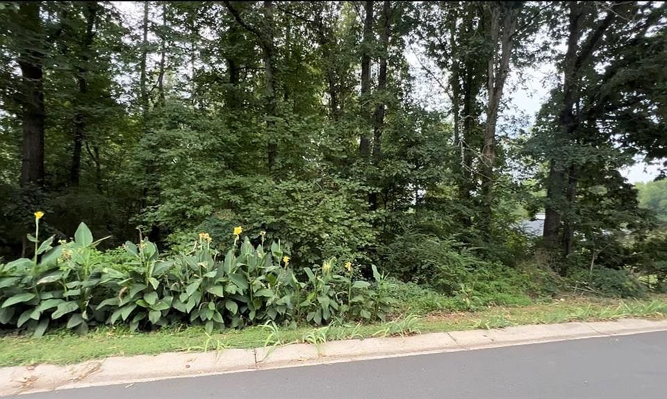 1st image of 3340 Hickory Crest Dr NW #15