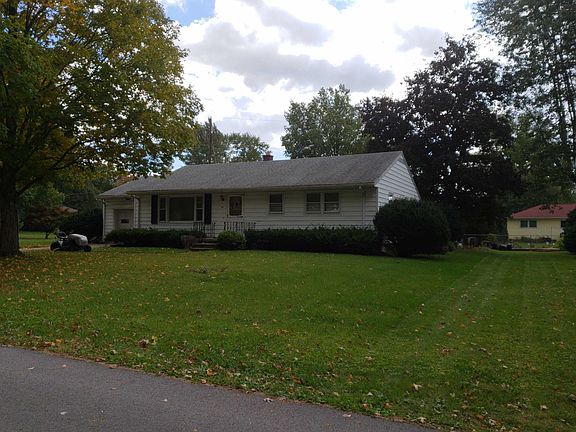 3rd image of 58 Linda Ln