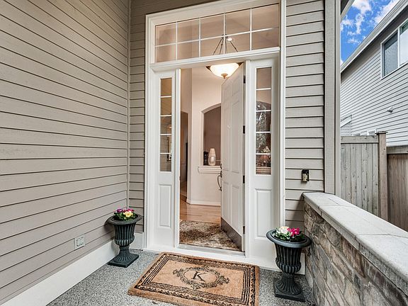 4th image of 918 274th Pl SE