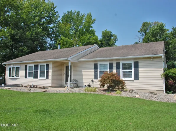 18 Angela Circle, Hazlet, NJ 07730
