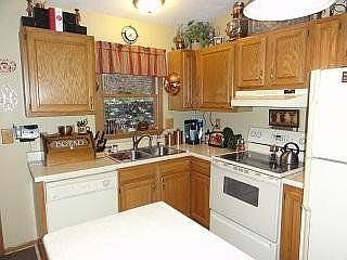 4th image of 170 French St