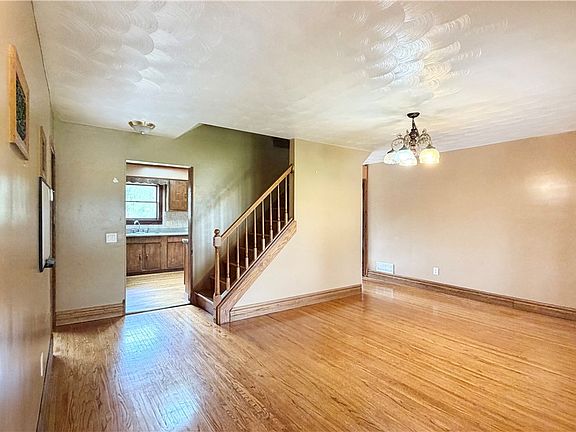5th image of 312 Berg Rd