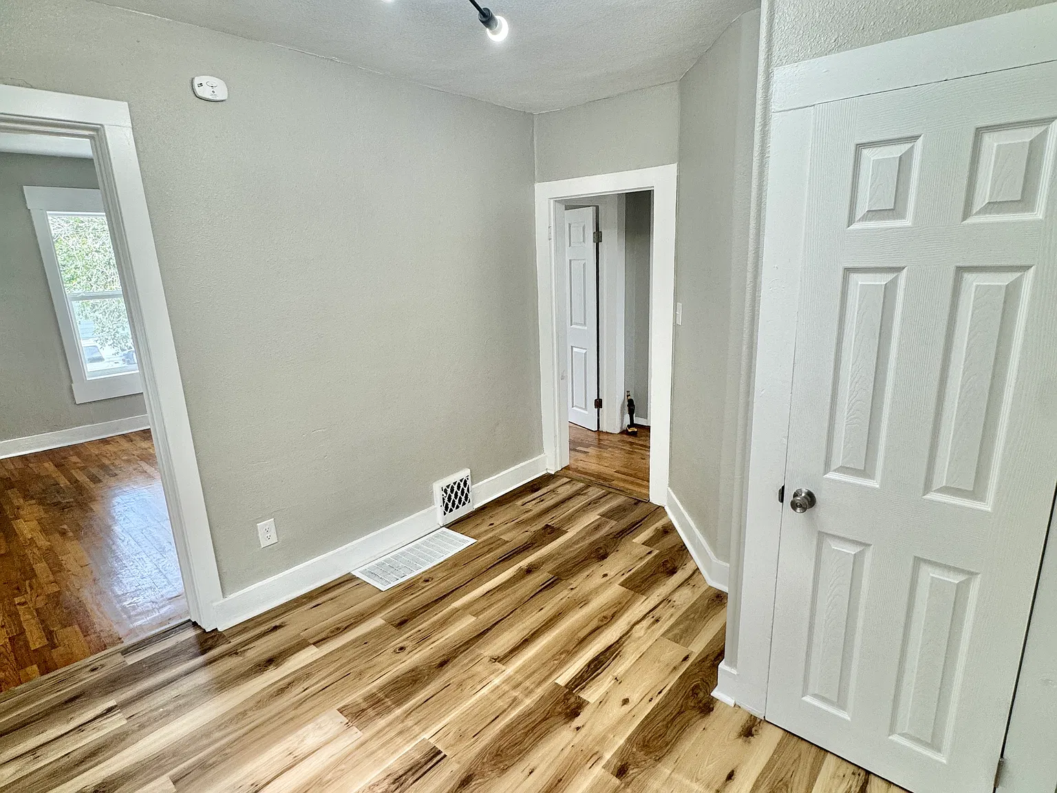 322 E Saint Vrain St — Photo 3