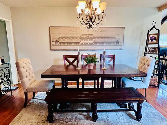 Table seating for up to 10.