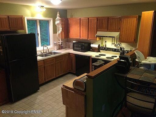 2nd image of 140 Clubhouse Dr
