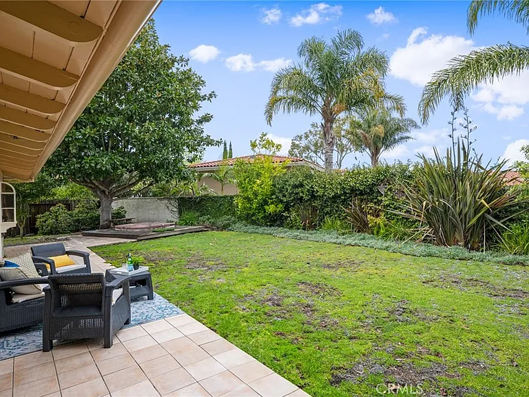 1557 Granvia Altamira — Photo 48