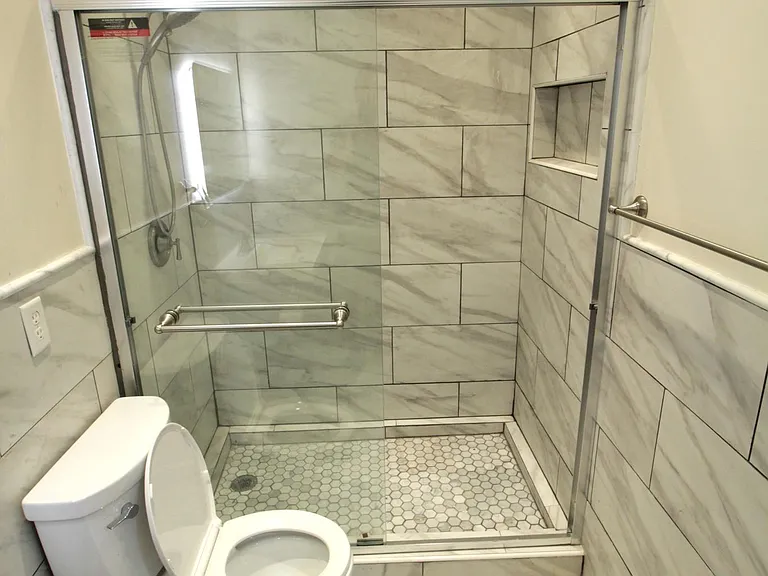 2390 S Kinnickinnic Ave #5 — Photo 6