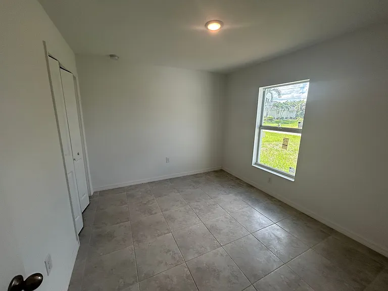 2825 NW 25th Ln — Photo 7