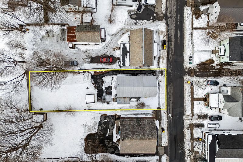 3rd image of 24 Walnut Street