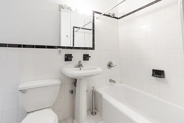 Rented by Stonehenge NYC LLC | media 10