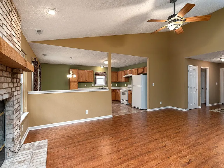 329 Bluegrass Dr — Photo 12