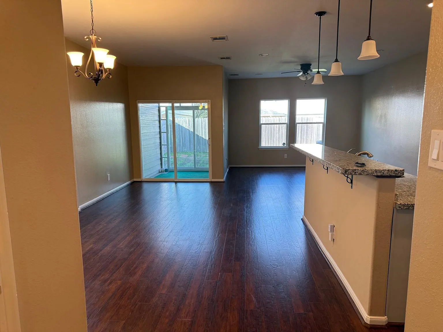 3 bed, 2.5 bath, 2037 sqft, $2,150 — Photo 4