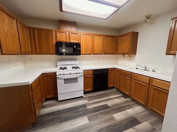 5th image of 1860-1896 E Henshaw Ave #1866