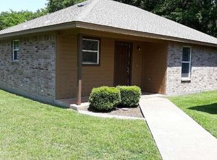 115 Boone St APT D, Cleburne, TX 76031