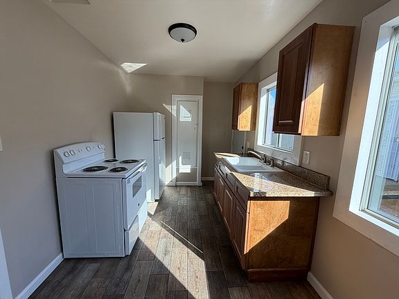 5th image of 2809 Willow Pl #B