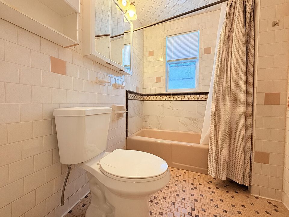 1st image of 21 Bothwell Rd #1