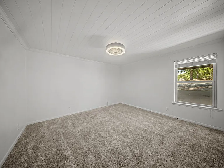 203 Farmer Dr — Photo 28