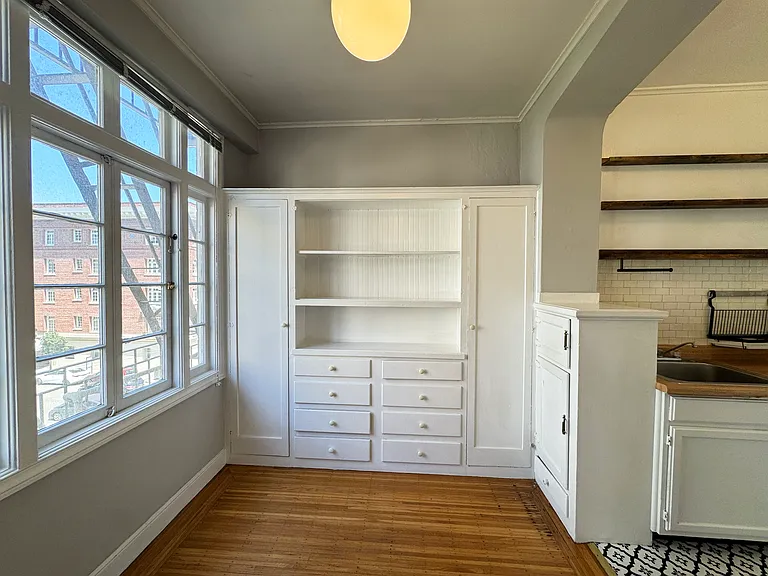 1755 Franklin St — Photo 15