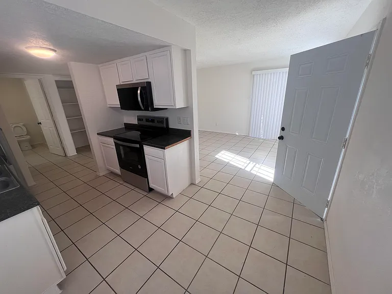 1005 Dickerson Dr SE #A — Photo 9