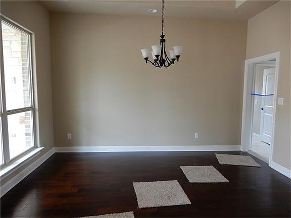 4th image of 315 Tall Forest Dr