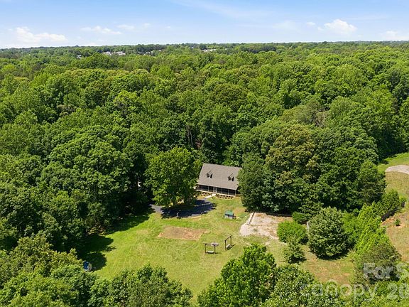 2nd image of 195 Azalea Rd