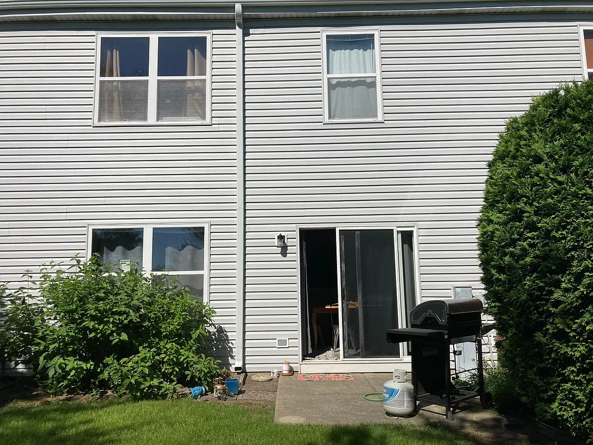 Building Photo - 720 Benton Ct