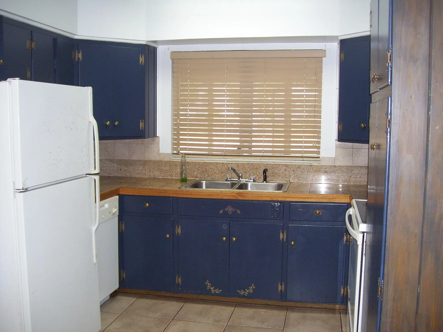 3 bed, 1795 sqft, $1,400 — Photo 2
