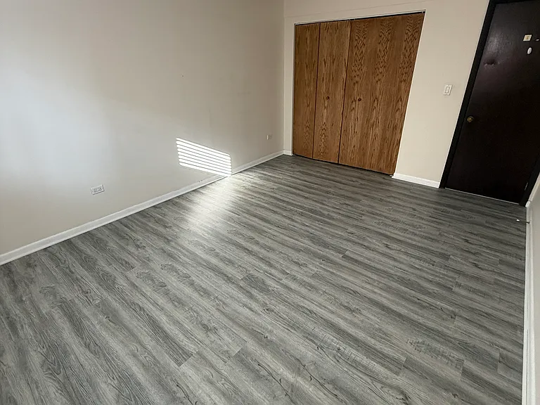 5686 N Elston Ave — Photo 12
