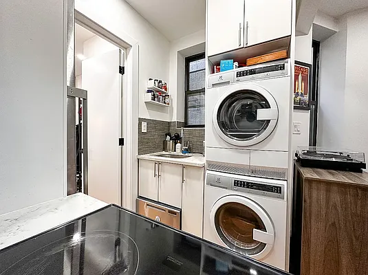 Rented by Voro, LLC | media 5