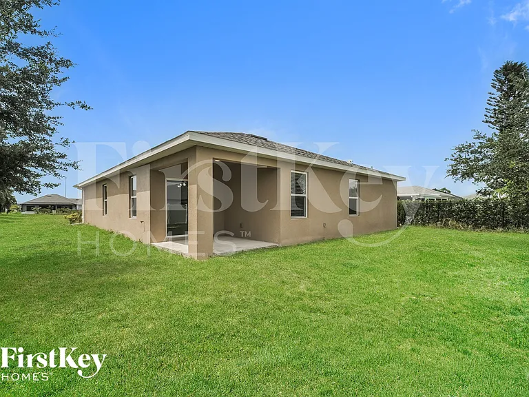 217 NW 9th St — Photo 18