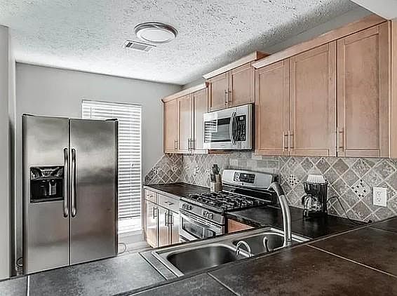 2nd image of 1565 Springleaf Ct SE
