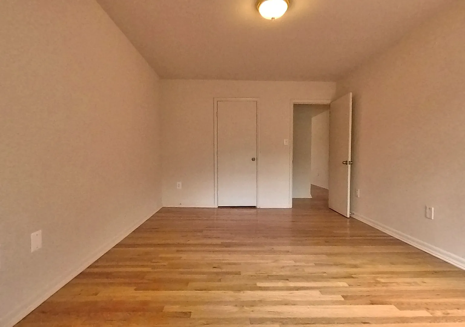 2 bed, 1.5 bath, 1000 sqft, $1,495 — Photo 2