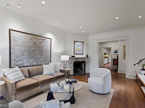 4th image of 2347 Ashmead Pl NW