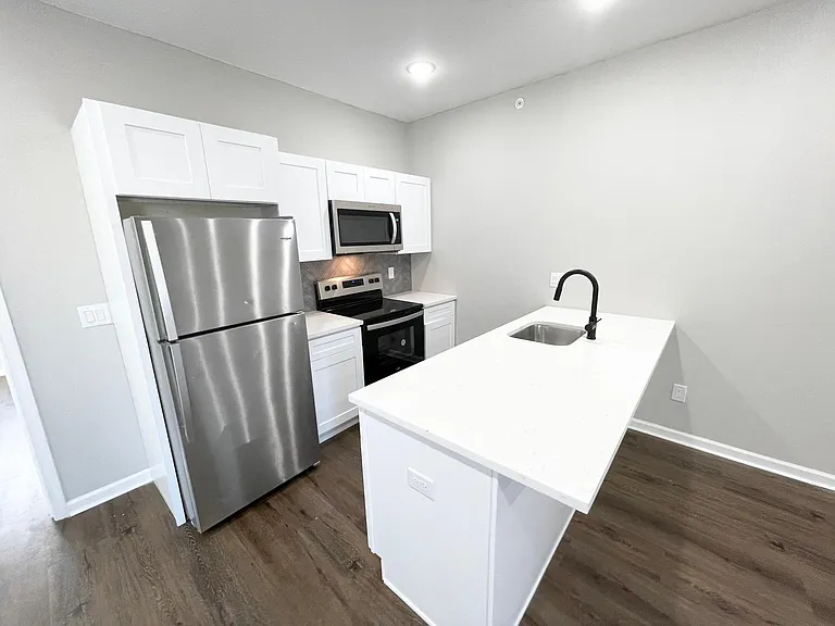 1228 N Marshall St #3R — Photo 11