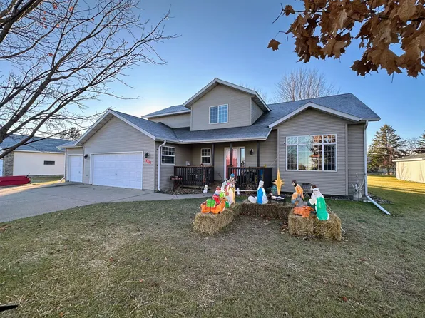 420 7th St NE, Perham, MN 56573