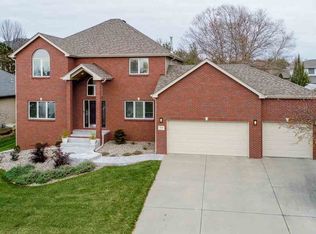 7810 Amelia Dr, Lincoln, NE 68516