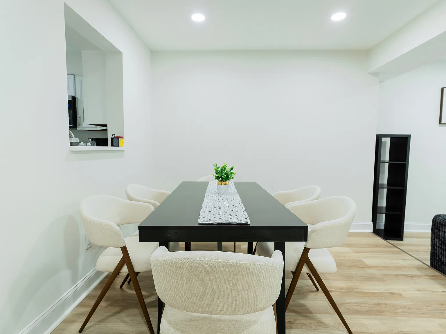 3 bed, 2.5 bath, 2102 sqft, $3,100 — Photo 3