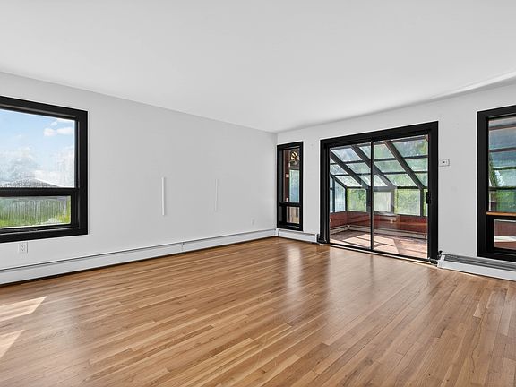 4th image of 40 Felter Hill Rd