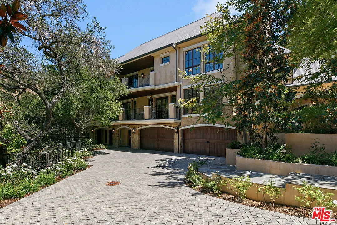 9 bed, 14.0 bath, 11923 sqft, $68,000 — Photo 4