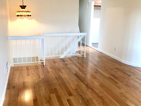 4th image of 51 Elwood Ave #2