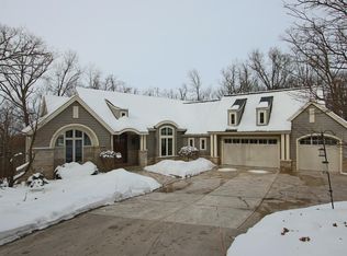 W2575 Blackberry Dr, Mount Calvary, WI 53057