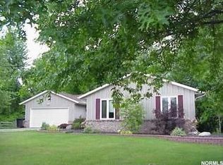 7853 Chapelway Dr, Mentor, OH 44060