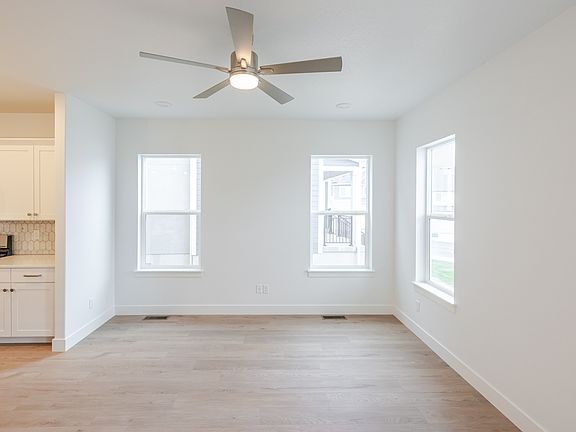 5th image of 806 N Danvers Dr #671