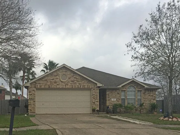 5007 Chase Mountain Dr, Bacliff, TX 77518