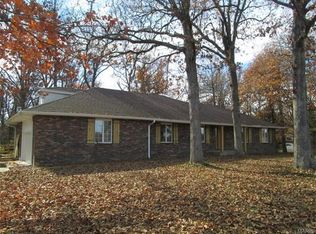 21802 Elaine Rd, Lebanon, MO 65536