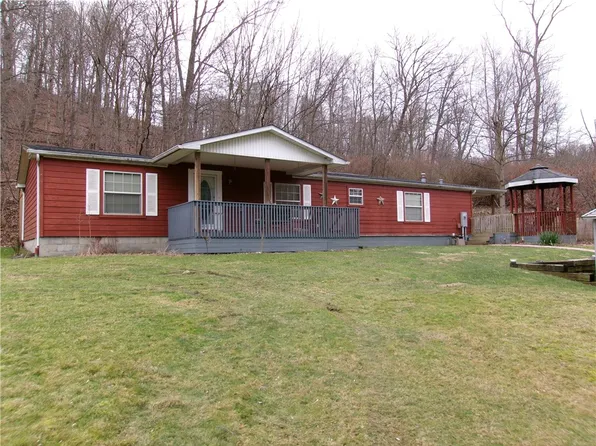 3016 Edgecliff Rd, Lower Burrell, PA 15068