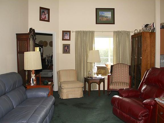 2nd image of 1403 Crownview Ct