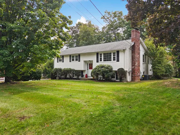 36 Alexander Ave, Dracut, MA 01826