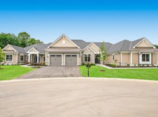 12442 N Woods Court 10a Left, Mequon, WI 53092