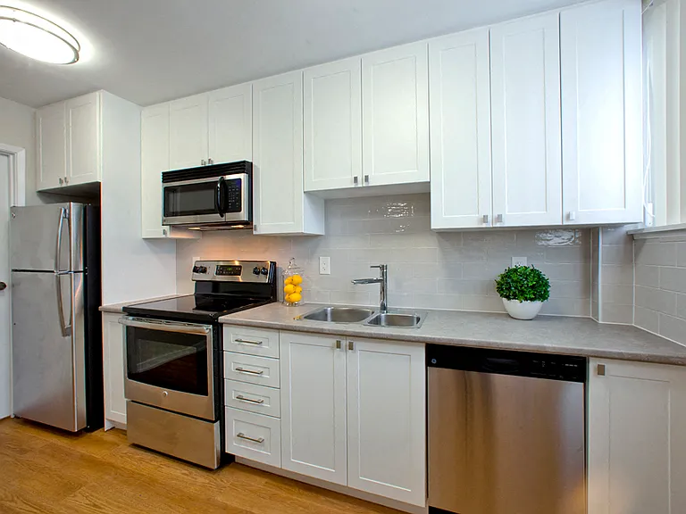 122 Colborne St E — Photo 4